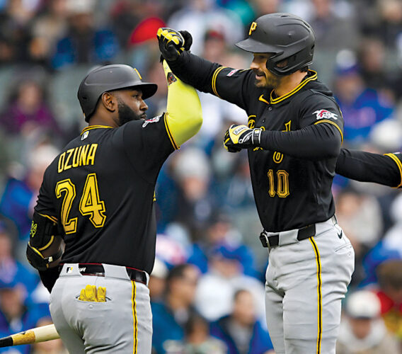 Reynolds’ two-run homer sinks Cubs